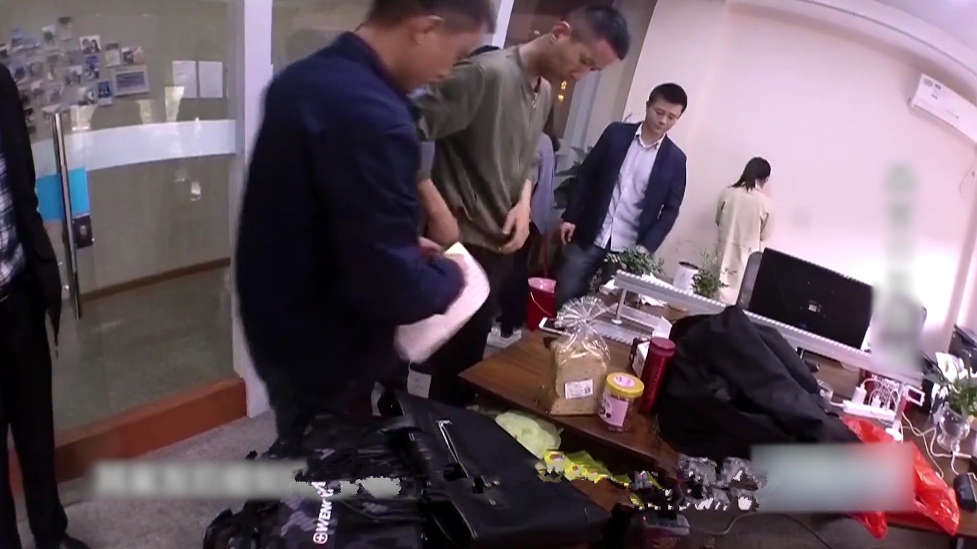 农村小伙靠彩票年入20亿,小伙卖彩票一年挣80多亿