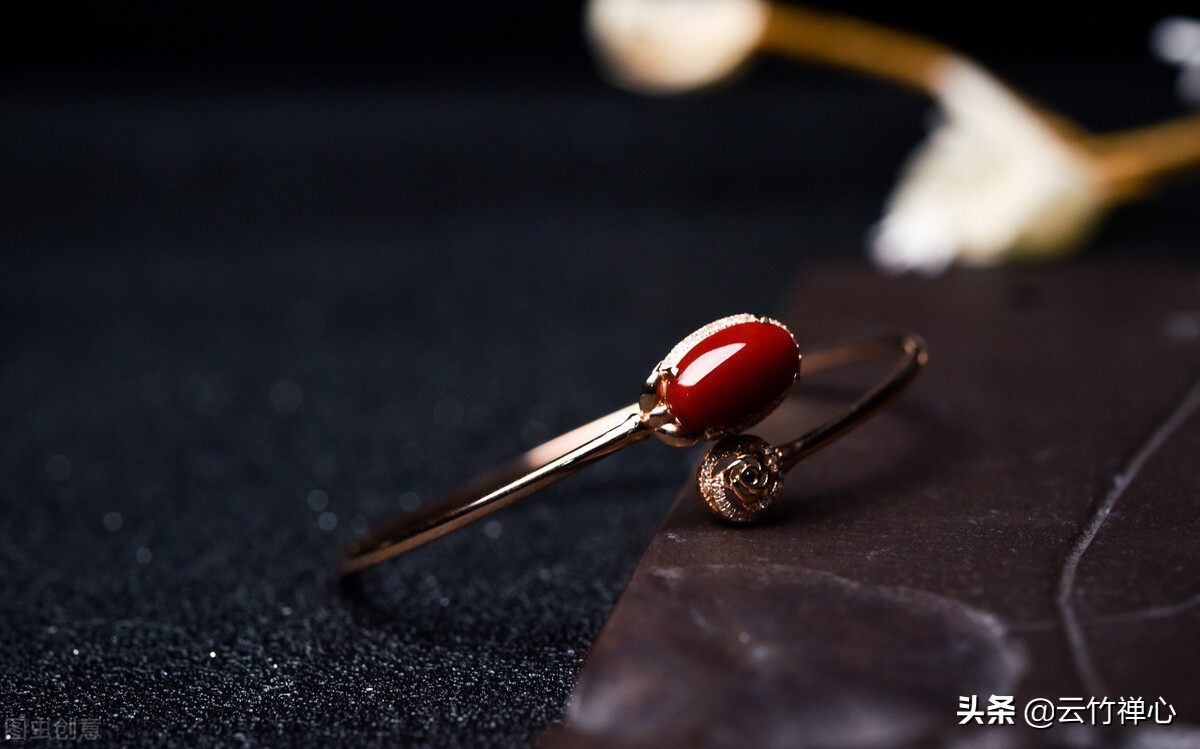 红珊瑚项链怎么保养变亮,红珊瑚平常怎么保养怎么清洗