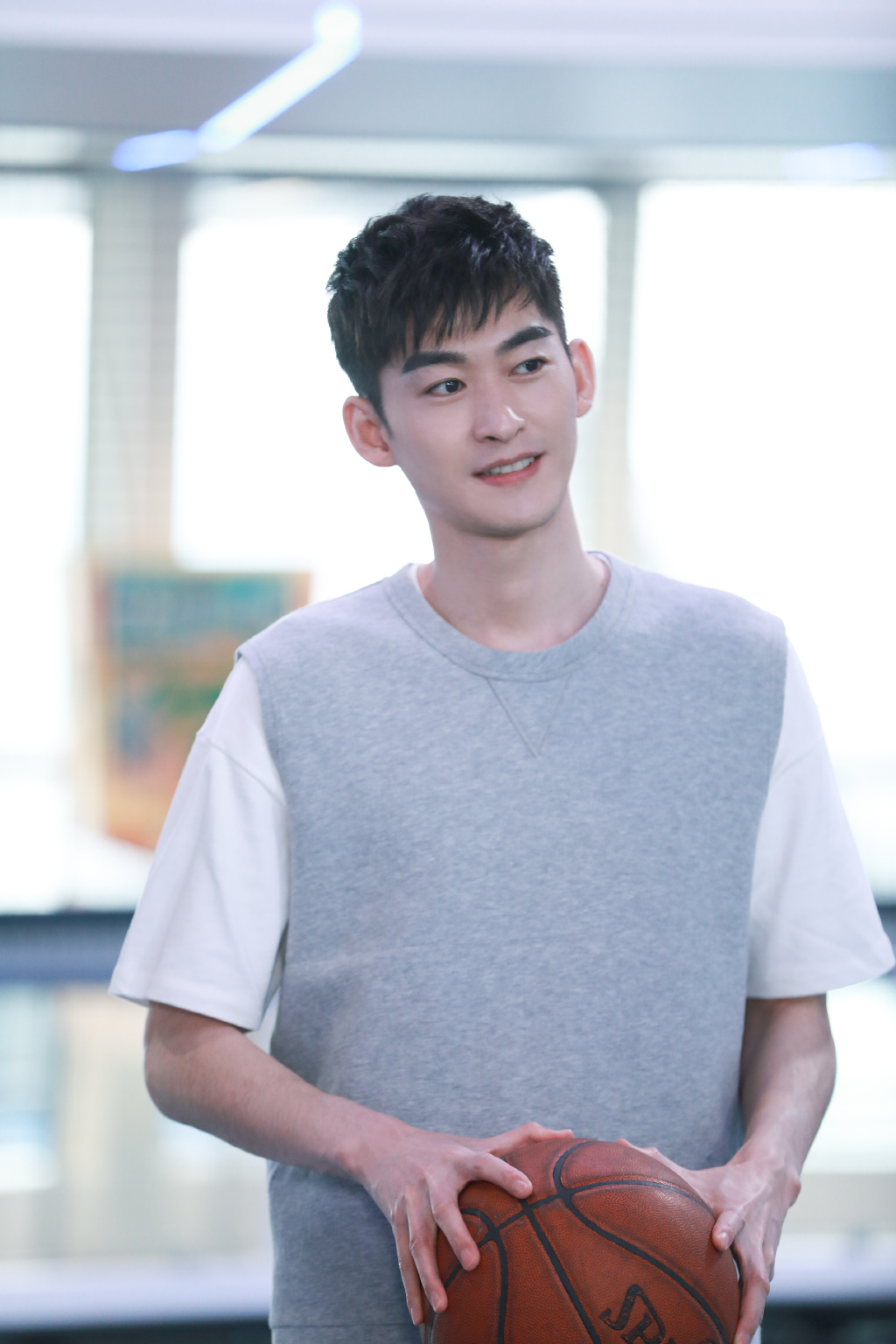 圆脸发型男最流行什么发型,发型设计与脸型搭配男生长脸刘海