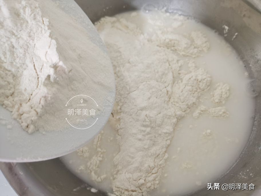 水碱馒头或开花馒头做法,怎样蒸开花大碱馒头