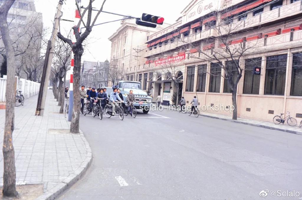 九十年代天津老照片图文,老照片1980年的天津街景