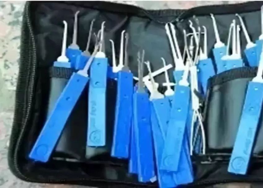 入室盗窃哪些锁容易打开,你家的锁安全吗