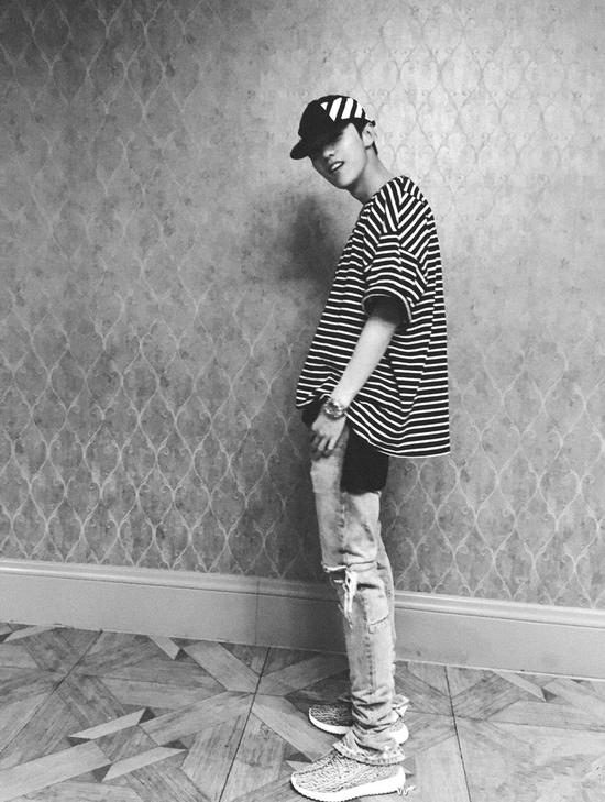 鹿晗三个人高街穿搭,鹿晗潮男穿搭