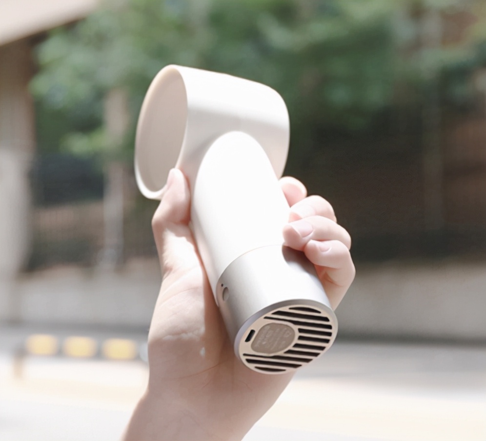 风扇安不安全,便携式小风扇怎么判断电充满了