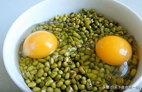 绿豆饼最好吃的做法,绿豆饼最家常的做法