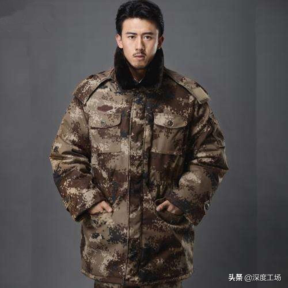 高原肉搏！迷彩军大衣厚实，不怕棍棒工兵铲：防御力远超羽绒服