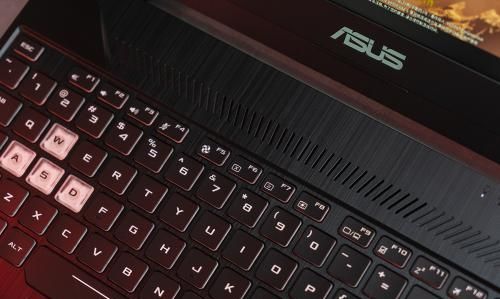 华硕飞行堡垒玩游戏哪款性价比高,华硕飞行堡垒7代吃鸡游戏测评