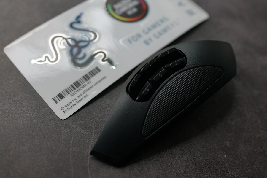 雷蛇那伽梵蛇专业版鼠标测评,雷蛇那伽梵蛇专业版和v2的区别