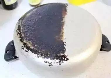 锅生锈发白怎么快速去除,锅生锈怎么一烧水全是锈水