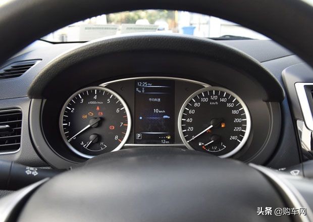 这台日产车坐着舒服，空间大，原价9.99万，现跌至7万多，买吗？