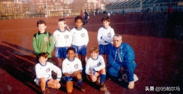 德罗巴捧起欧冠,德罗巴顶牛