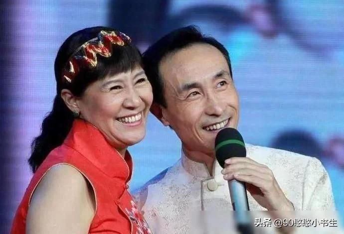 巩汉林晒全家福引争议,巩汉林拍全家福