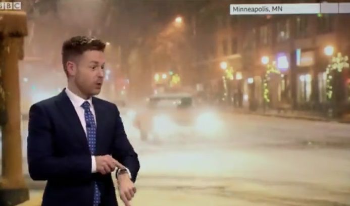 今日芯声｜大写的尴尬：主持人报天气遭AppleWatch“打脸”