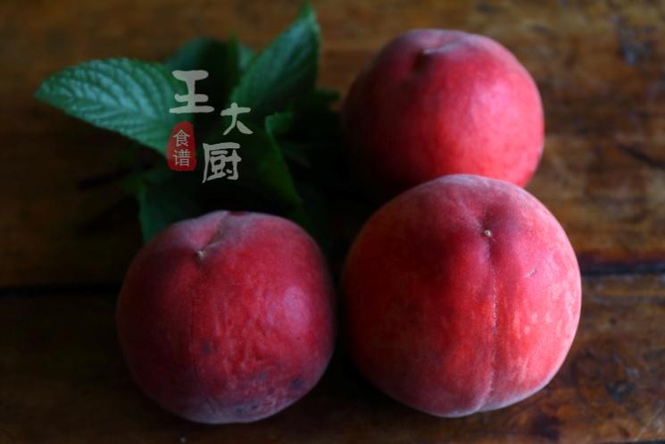 用水蜜桃汁做夏日饮品,好喝的自制饮品清凉夏日