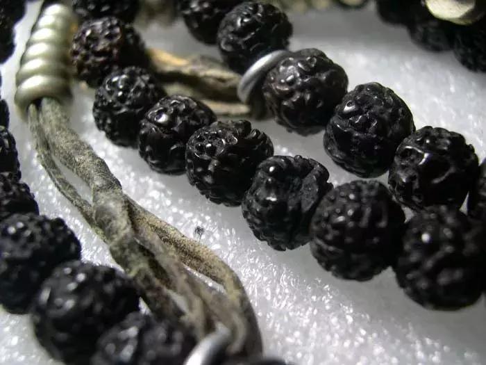 藏传文玩老塑料珠子,文玩老珠