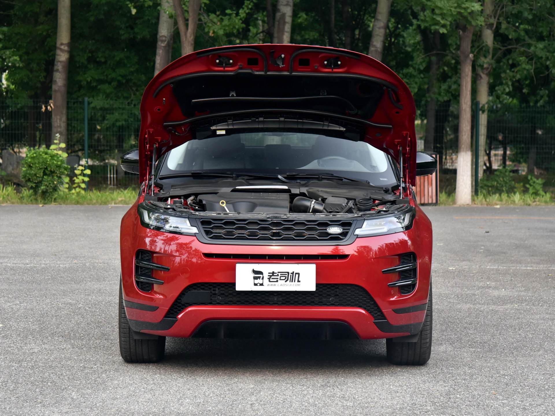 路虎揽胜极光跟路虎神行哪个好,路虎揽胜极光好还是林肯好