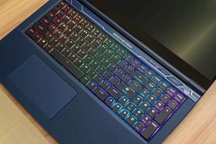 机械师f117-x全面屏15寸游戏测评,机械师游戏本f117-v评测