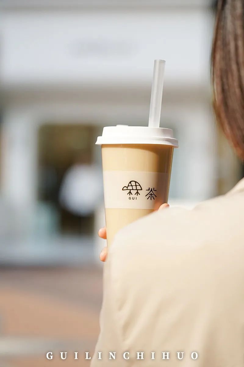 桂林奶茶店探店拍照,性冷淡风奶茶店拍照墙布置