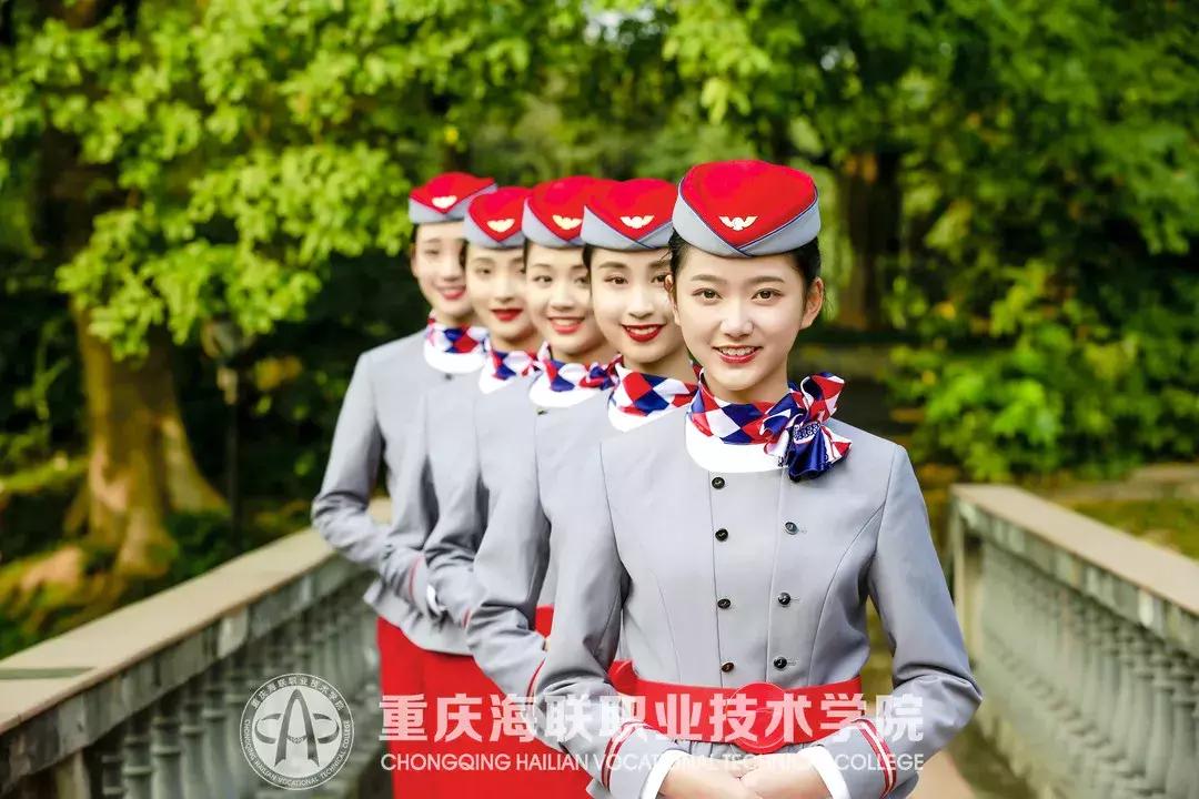 Hello小萌新:学长学姐亲身示范，这本“学生职业形象教科书”请熟读