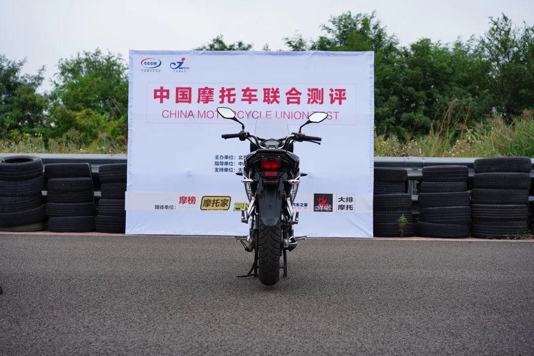 本田新大洲cbf190x摩旅,新大洲本田cbf190r对比豪爵nk150