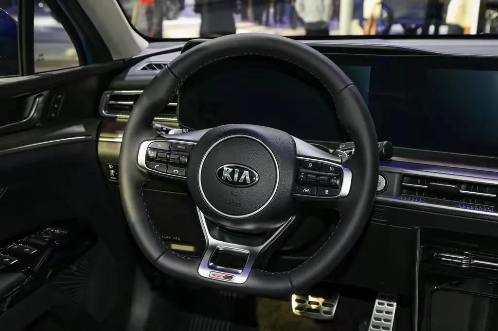 起亚k5是不是性价比最高的二手车,起亚k5值得购买吗