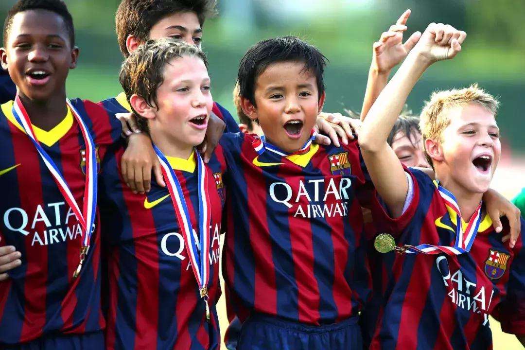 久保建英连过皇马三人,西甲年少成名的拉玛西亚青训代表