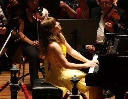 钢琴表演的一些礼仪,钢琴表演应该要想什么