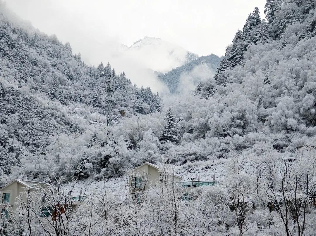 川西泡温泉看雪景,川西自驾游玩2天2夜加温泉12月份