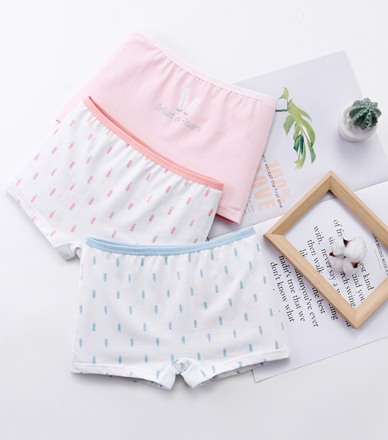 为何小孩那么抗拒穿衣服,小孩很抗拒穿衣服怎么回事