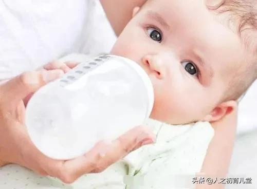 母乳不够该如何搭配奶粉,母乳不够吃奶粉怎么配