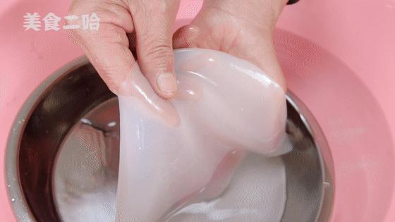 凉皮蒸出来开裂不劲道是怎么回事,电饼铛做凉皮怎么总是开裂还黏