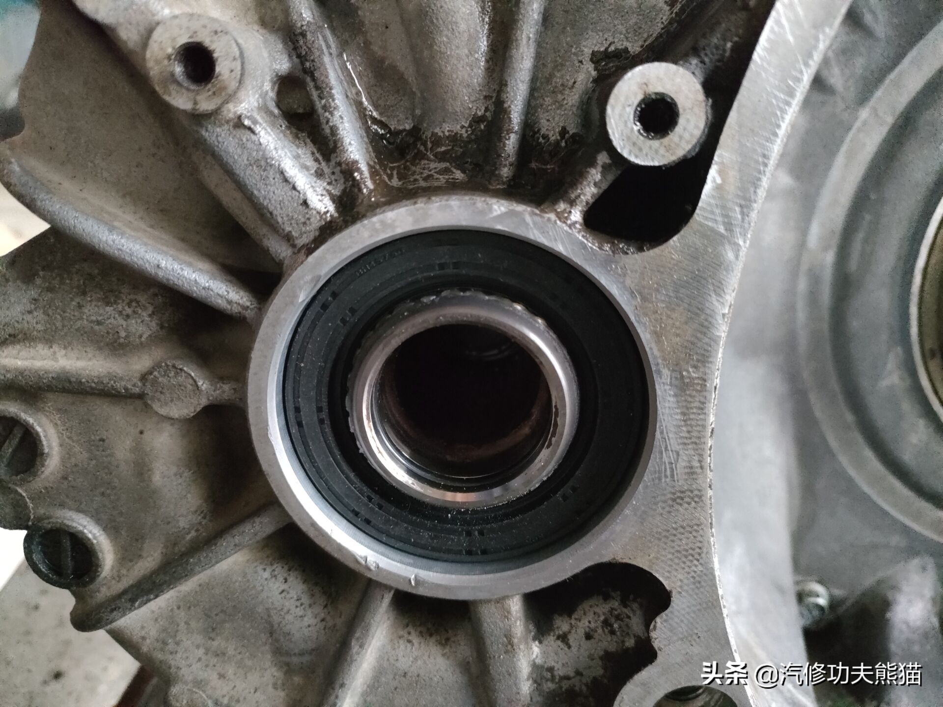 斯柯达昊锐烧机油维修视频,大众斯柯达昊锐1.8t烧机油