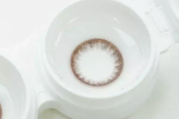 如何挑选适合自己的美瞳,新手如何选择适合自己的美瞳