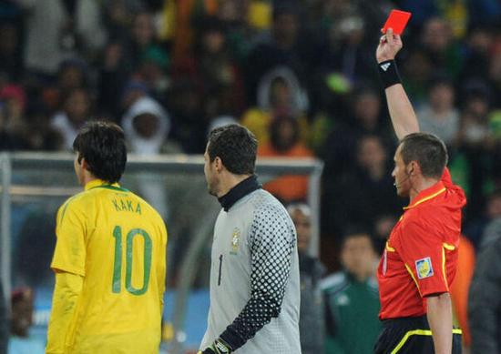 绿茵场上最落寞的背影,绿茵场上落寞的背影