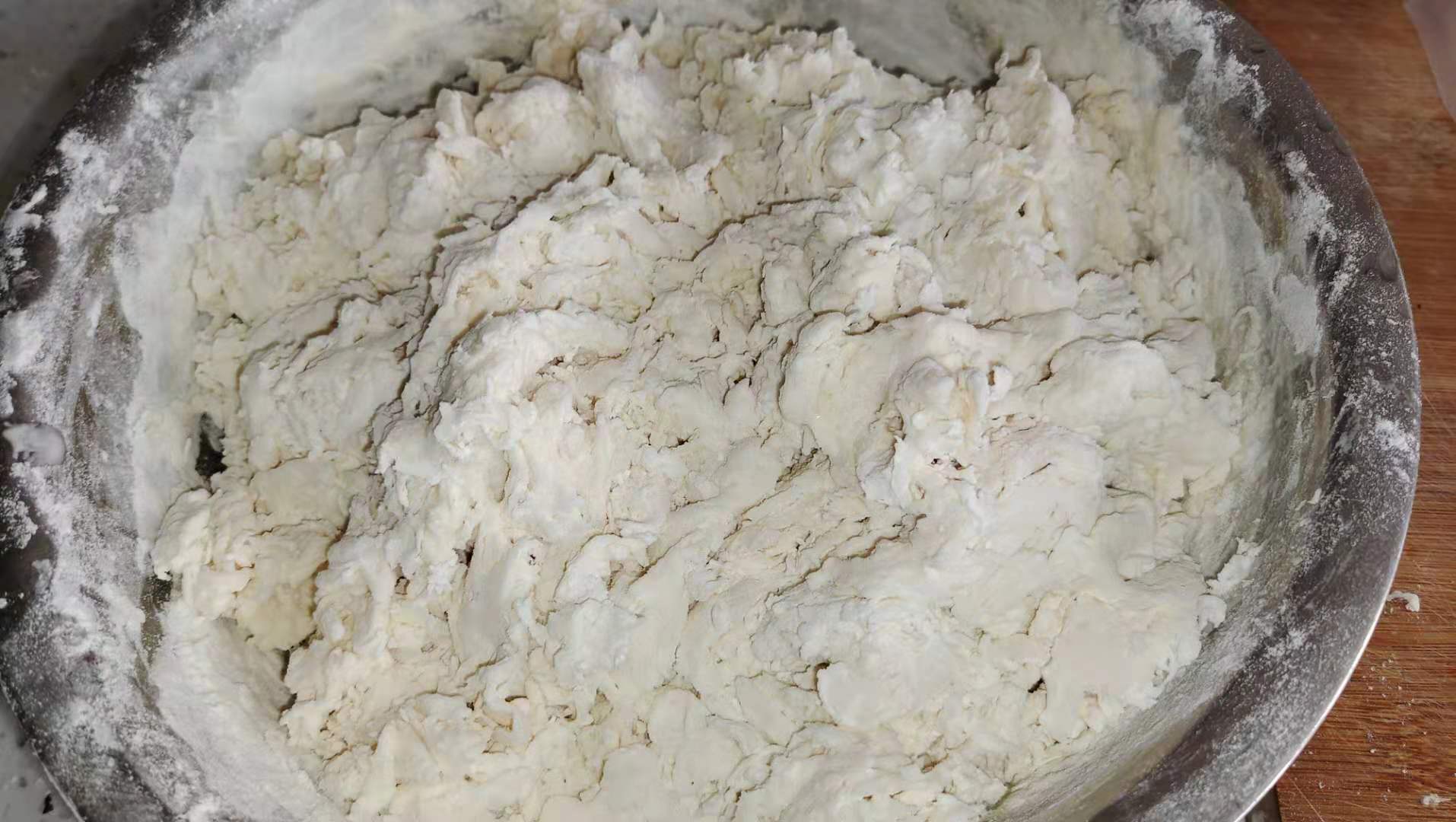 蒸包子是冷水蒸还是开水蒸包子,蒸包子是热水还是凉水蒸包子好