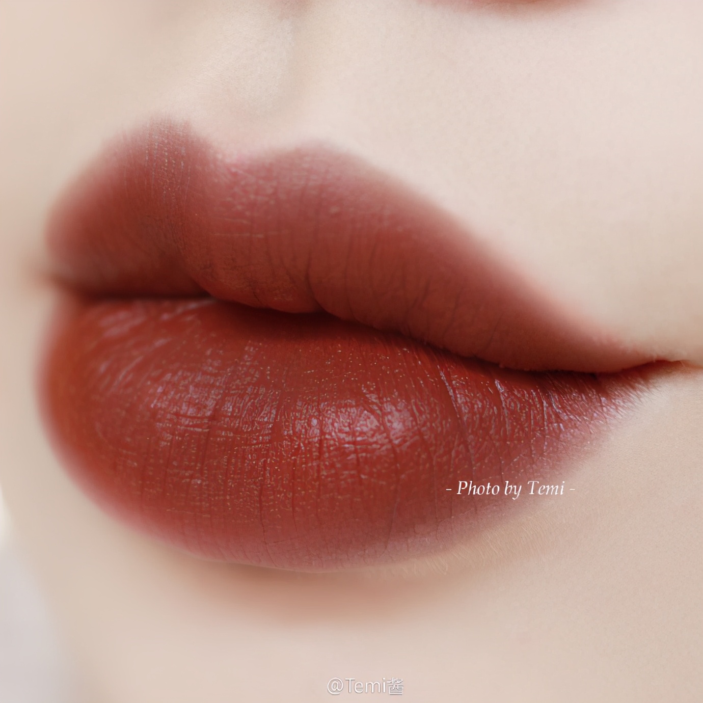 macchili适合素颜涂的口红,mac唇釉988跟76哪个适合素颜