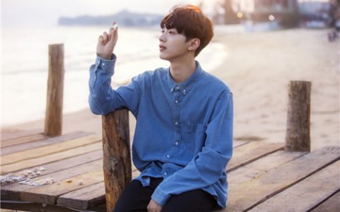 我的朋友，靠副业月入2w+