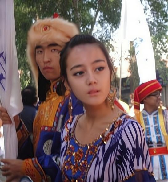 唐嫣晒女儿萌照罗晋评论,罗晋唐嫣互晒童年照