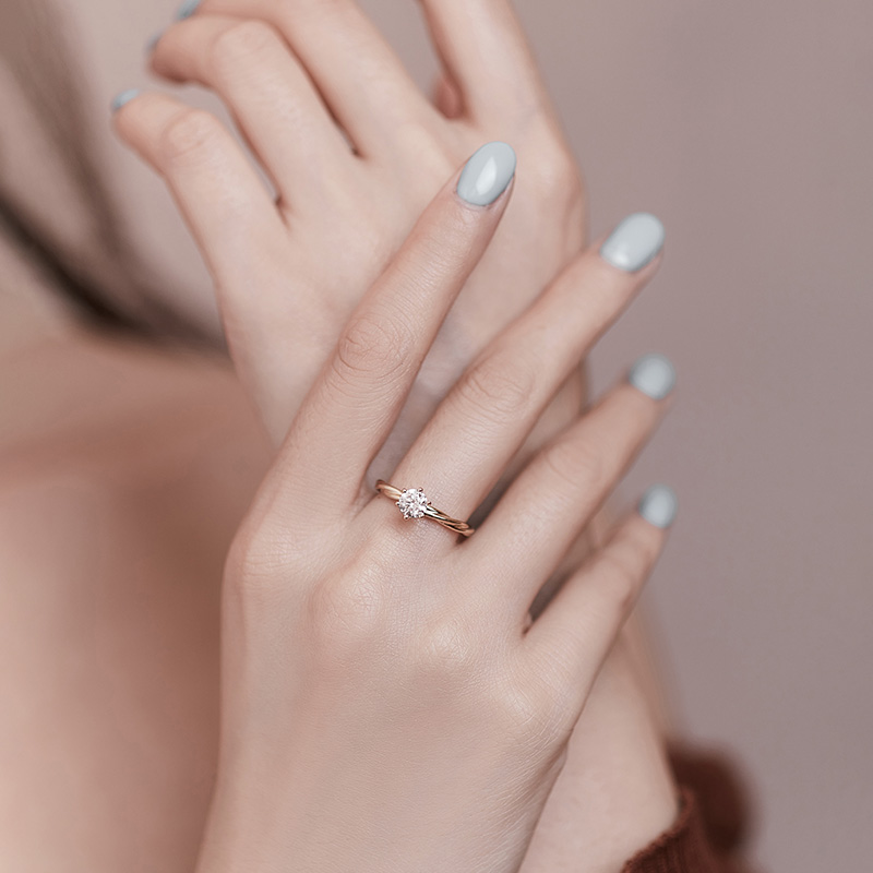 克徕帝钻戒5万什么样,5万买钻戒还是买黄金