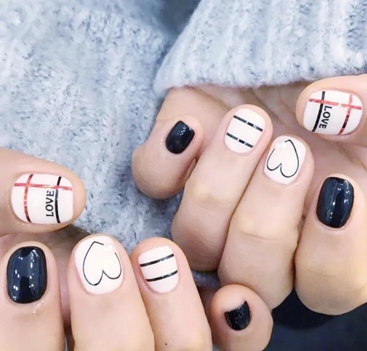 有一种颜色叫blackpink,blackpink黑色火焰美甲