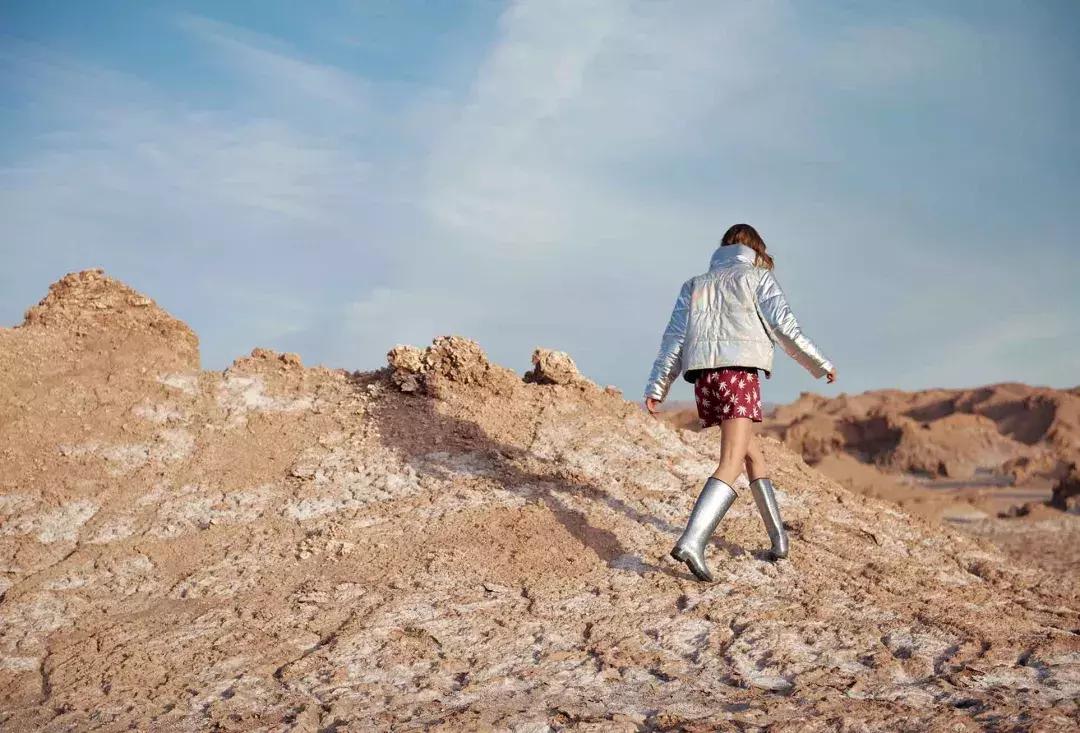 凯瑞姆、扎哈都有为梅丽莎设计过塑料鞋？没错，而且还怪好看的！