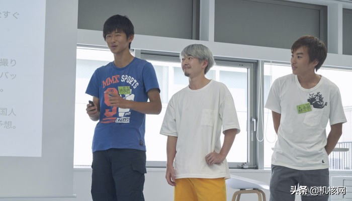 黄牛在高中生赚钱比赛拔得头筹，净赚18万日元被DMM社长称赞