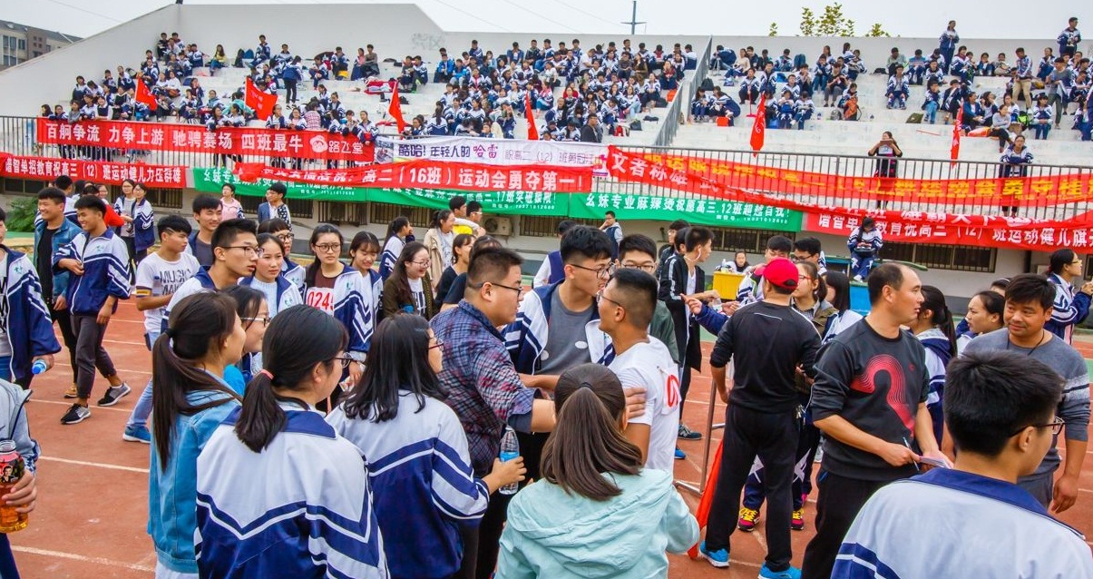 最牛中学仅17名学生全部过一本线,全国最牛县城中学