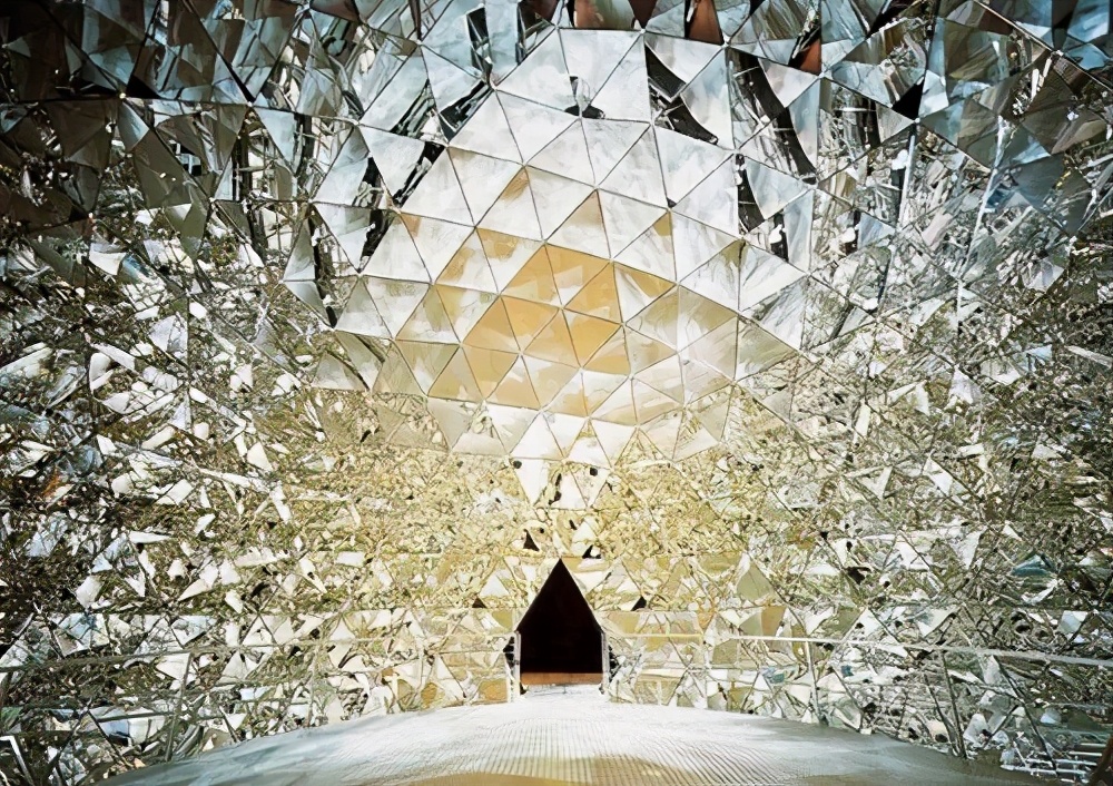 施华洛世奇花漾魔力寓意 (施华洛世奇的花样魔力)