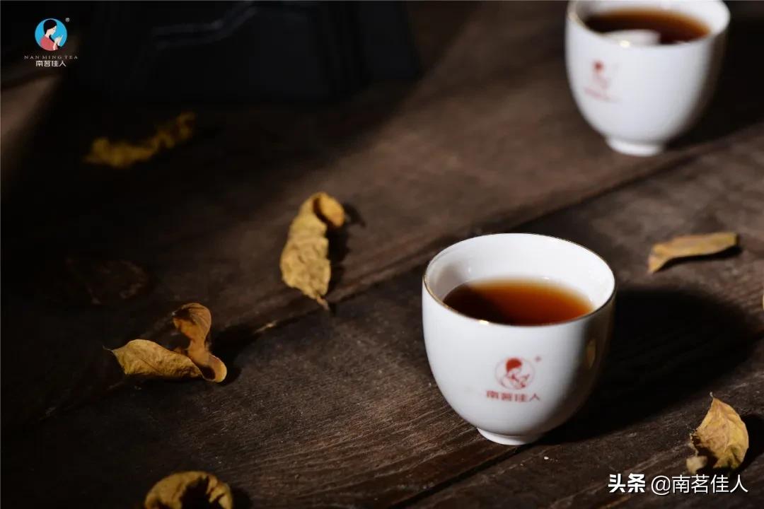 班章陈韵熟茶8克,班章陈韵熟茶2000年