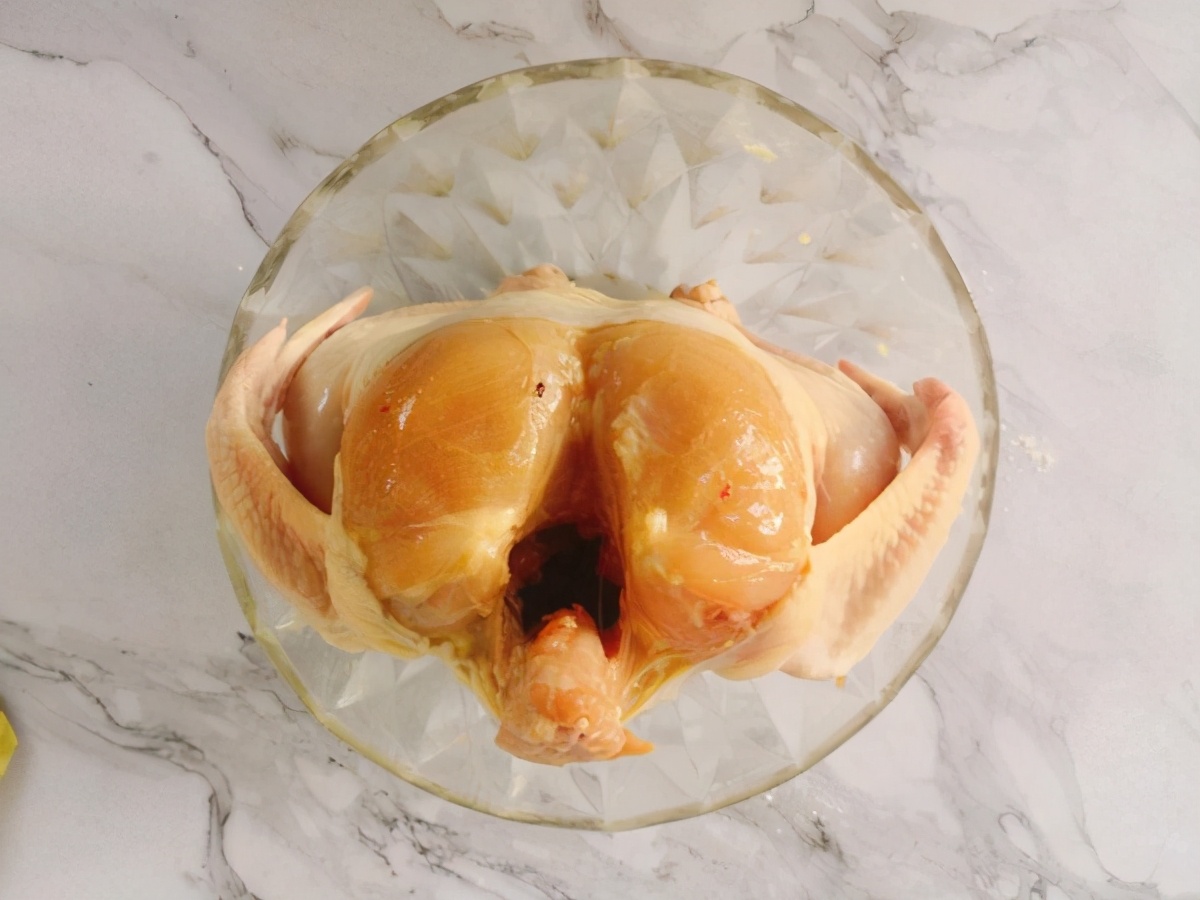 自己亲手做的盐焗鸡好吃好味道,简单又嫩滑的盐焗鸡