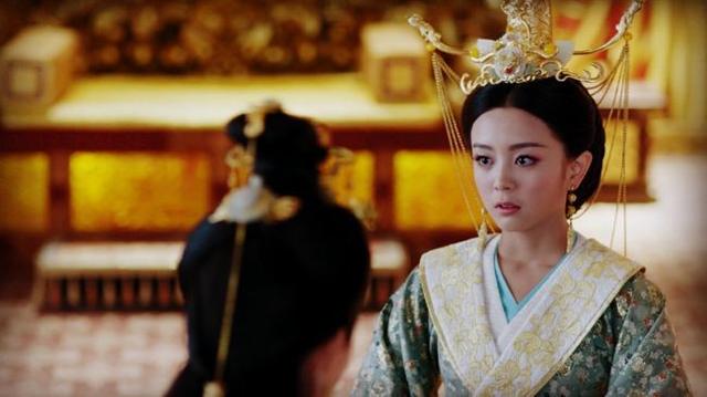 老皇帝刚驾崩，13岁太子便临幸后妈，却阴差阳错造就一千古明君