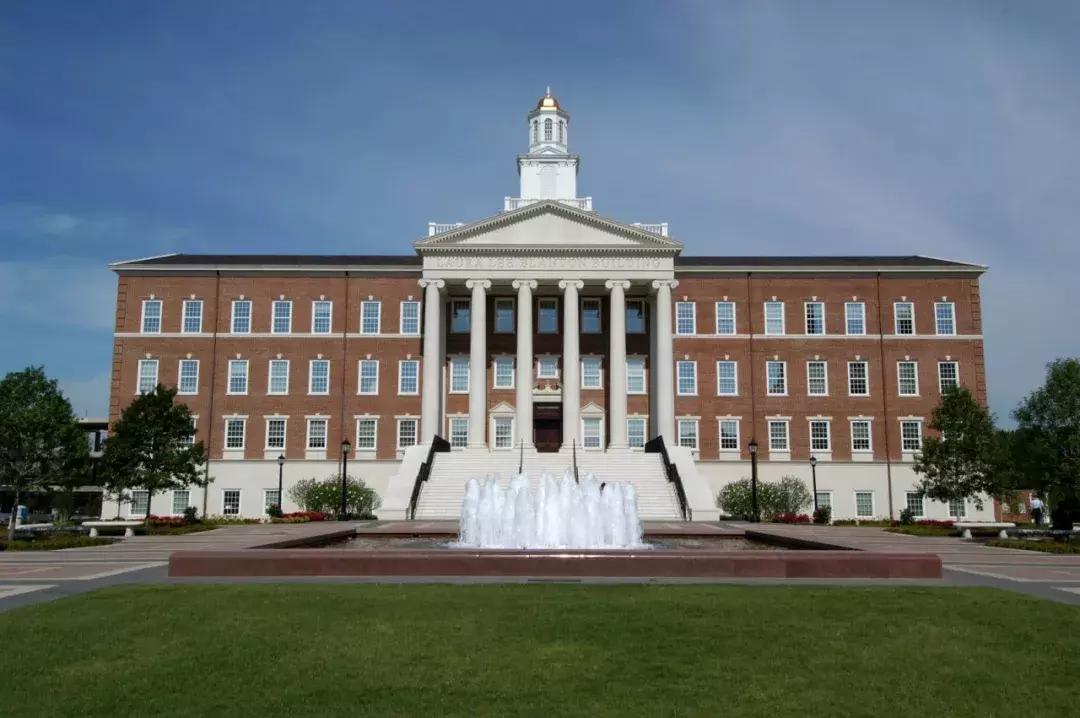 美国精英阶层最认可的大学排名,美国排名50-100名大学值得读吗