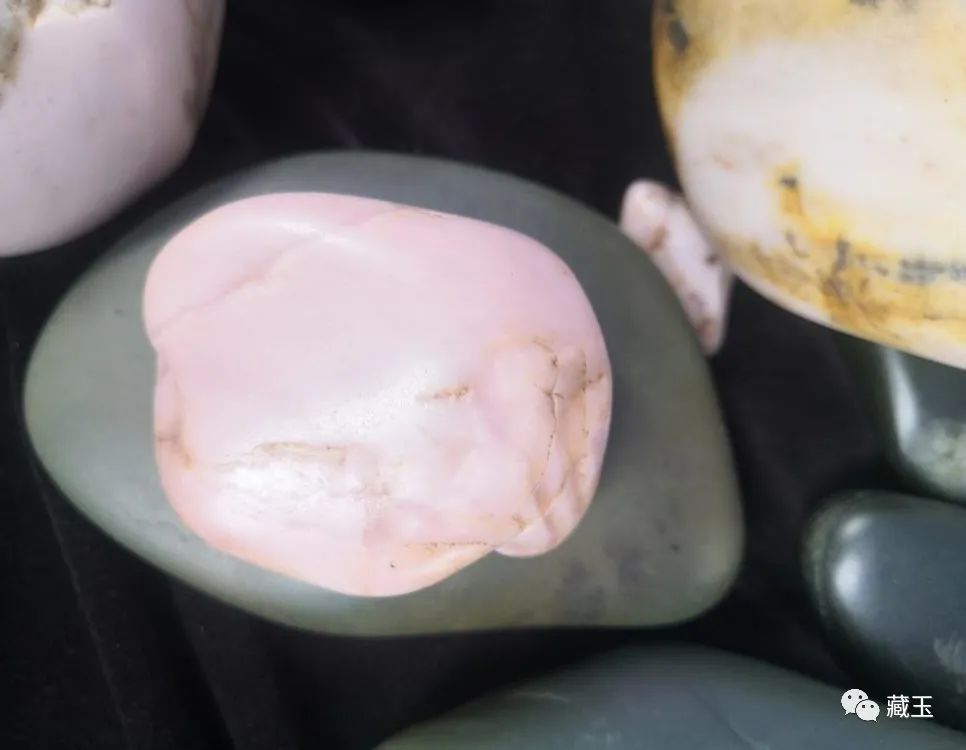 和田玉七种籽料,白玉三色和田玉