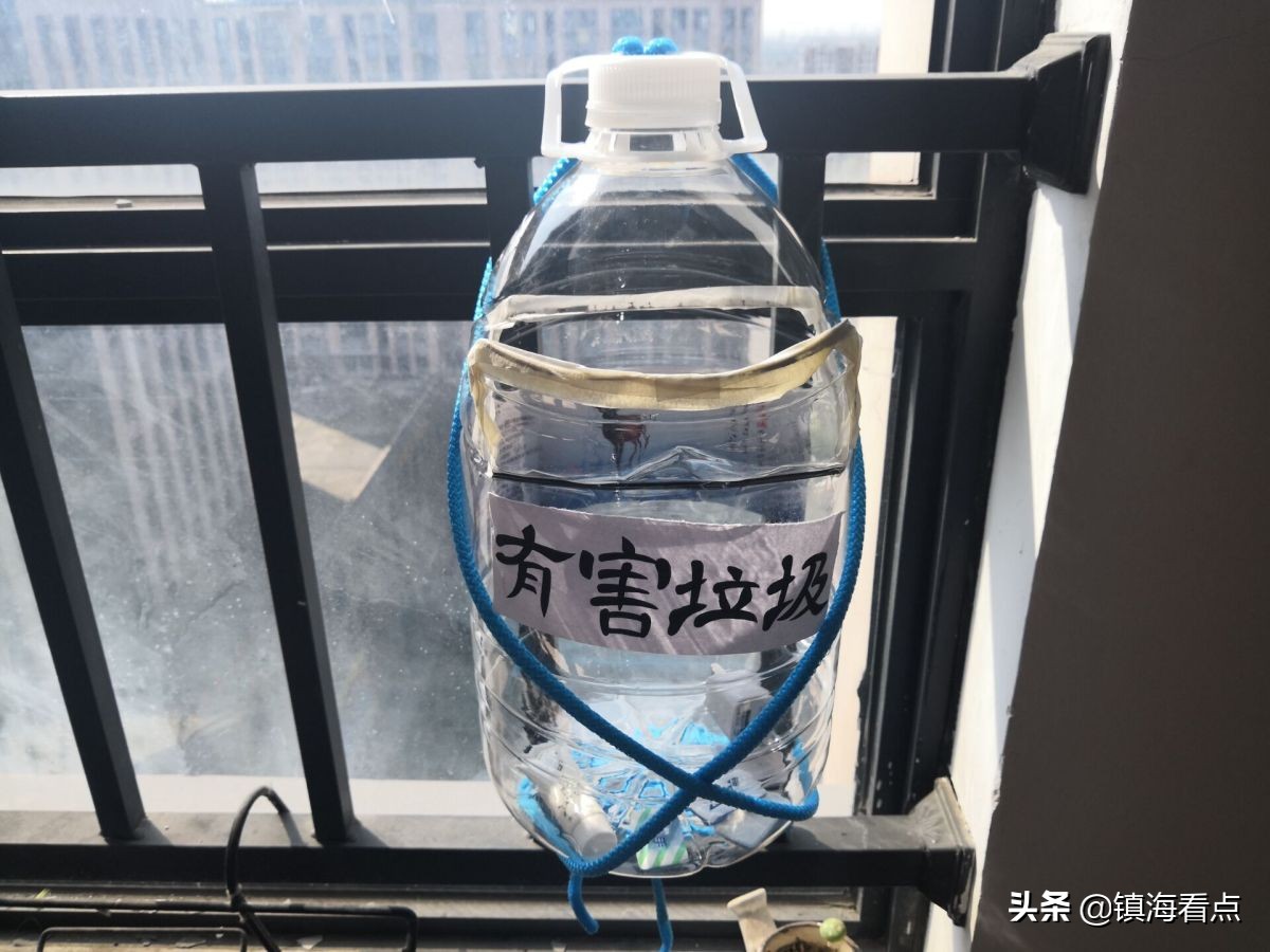 老太太坐坏凳子,老人坐凳子老是坐地上